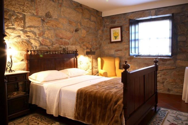 Casa Do Meio Do Povo - Turismo De Habitacao Chaves