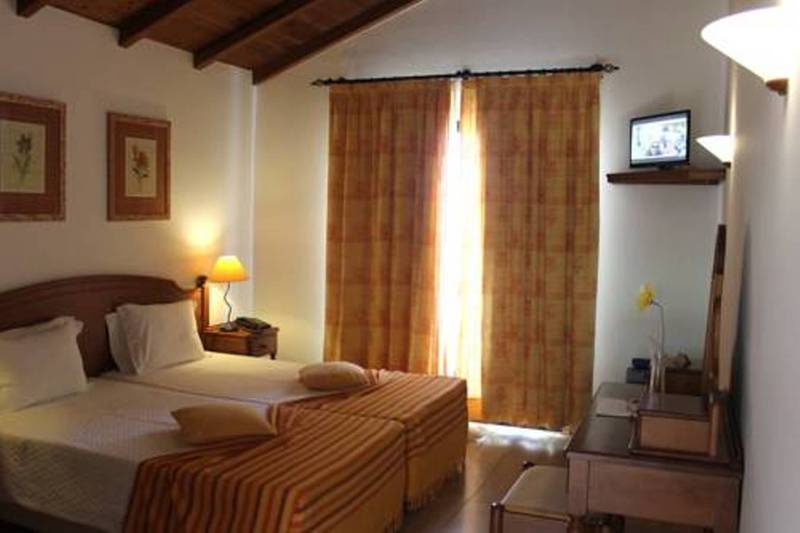 Hotel Quinta Do Serrado 4*