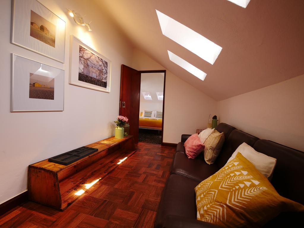 Bed & Breakfast Lost Caparica Surf House *