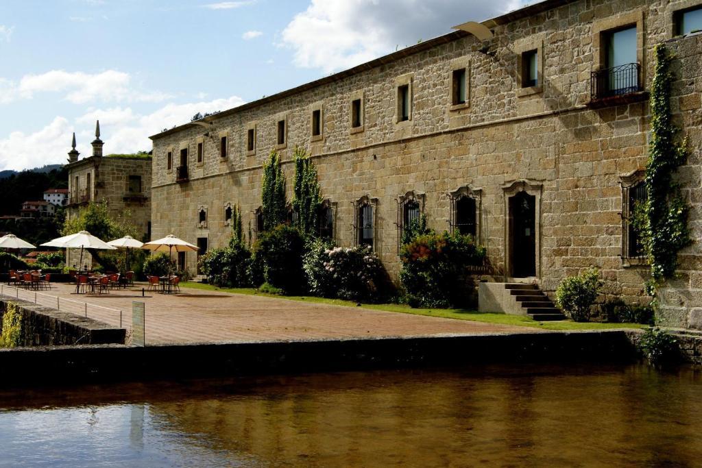 Mosteiro De Amares