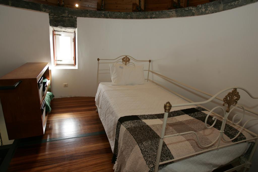 O Moinho Da Bibi Candelaria (Sao Miguel)
