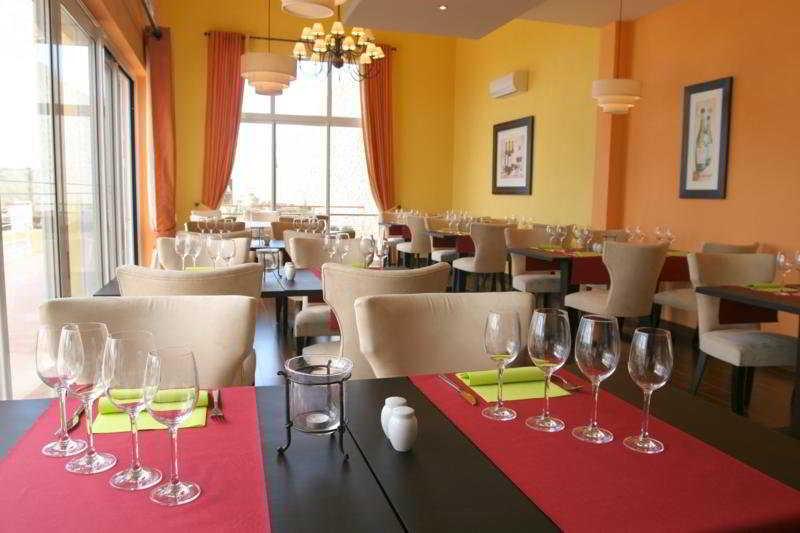 Quinta Da Encosta Velha - Santo Antonio, Villas, Golf & 4* Budens