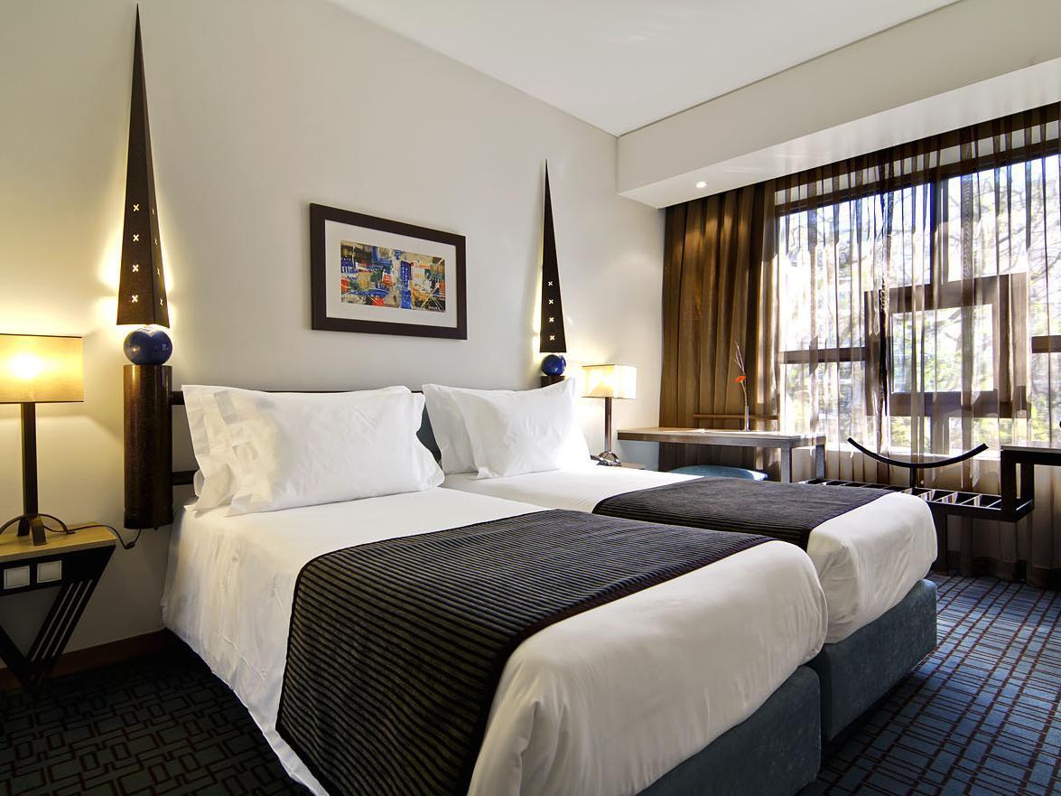 Evolution Valbom 4* Lisbon