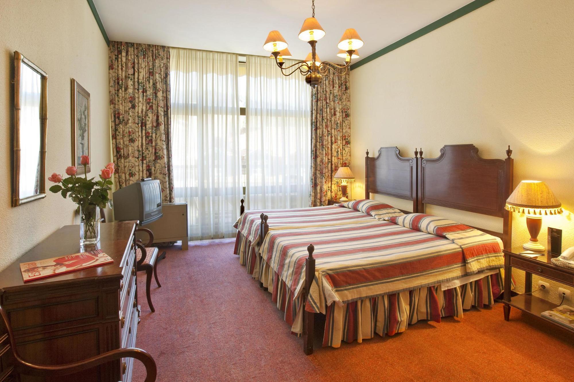 Nh Centro Hotel 4*