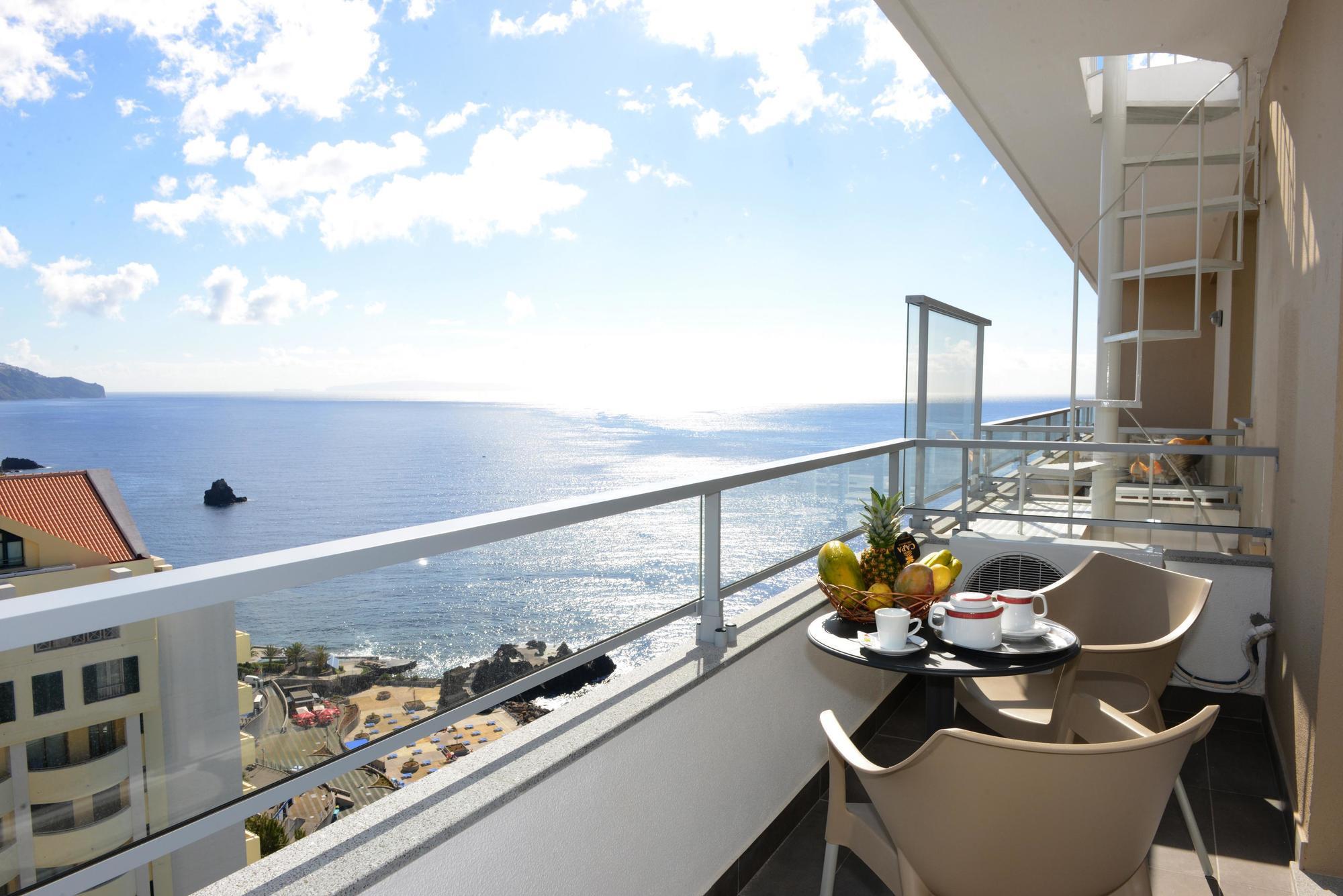 Duas Torres Aparthotel 4*