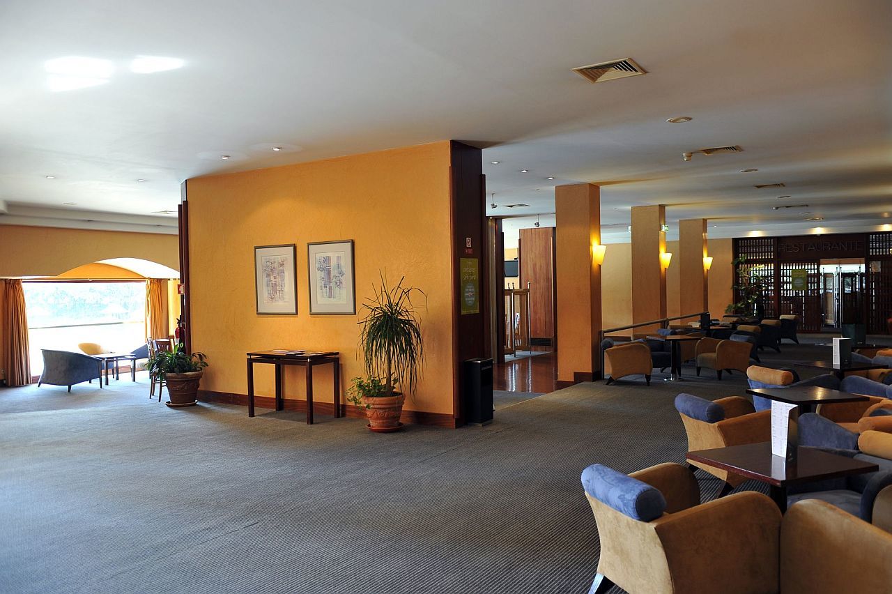 Axis Vermar Conference & 4*