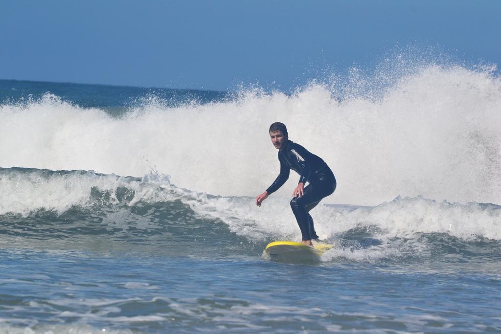 Hostel Surf House Peniche Baleal