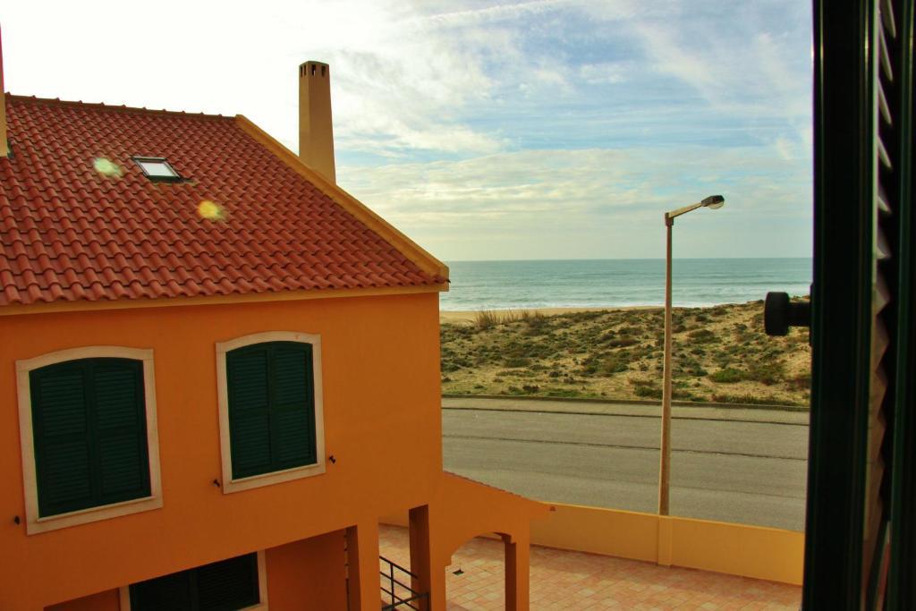 Albergue Supertubos Atouguia Da Baleia