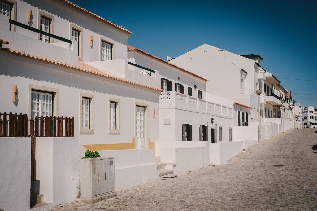 Surfies Guest house *