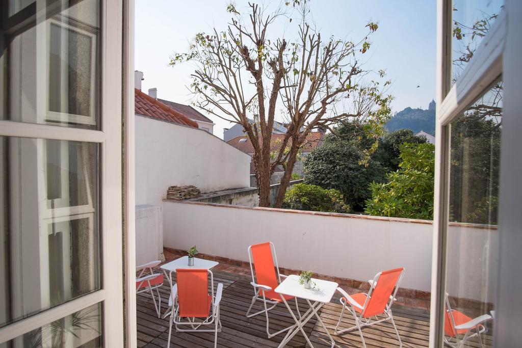 Guest house Dona Emilia Guest House & Studio Apartment Building