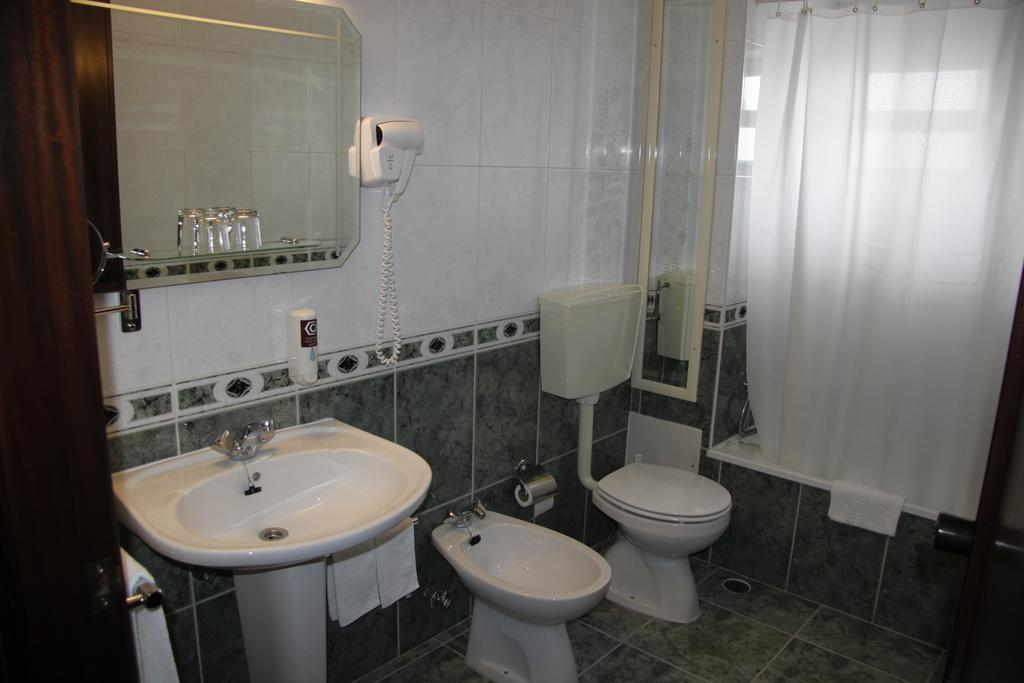 Colmeia Hotel 3*
