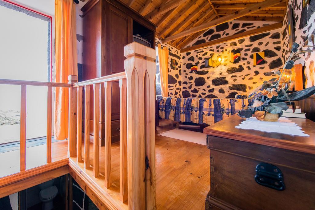 Holiday home Adega Velha Calheta de Nesquim