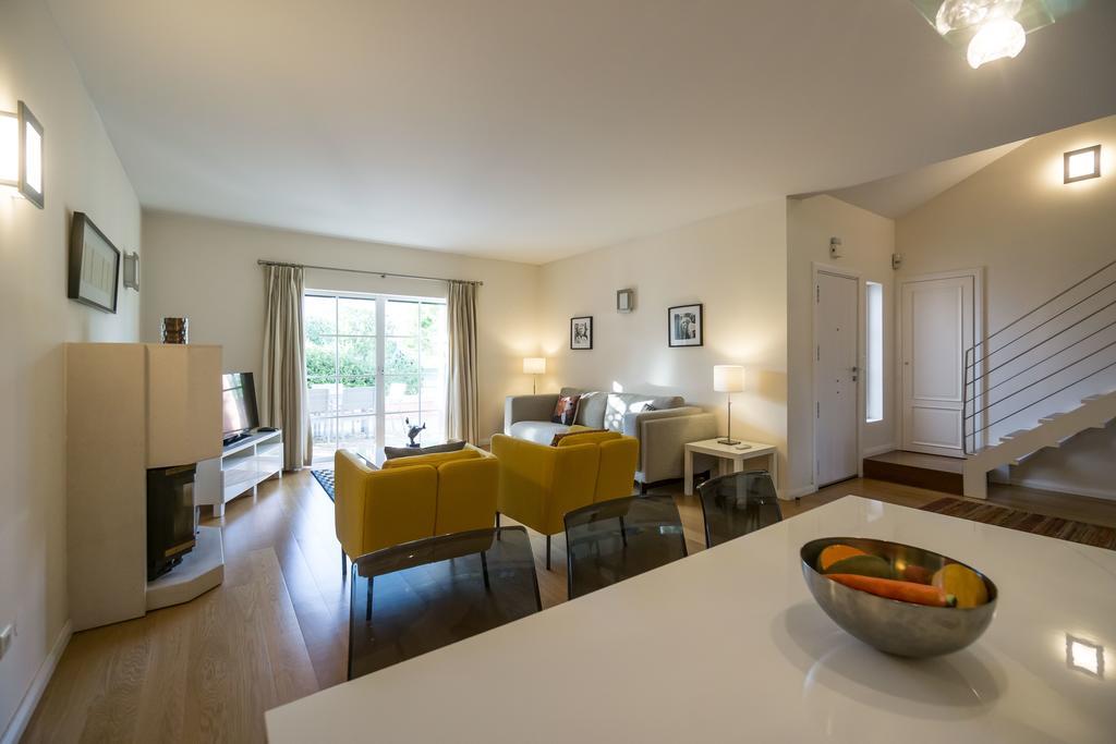 Margarita Villa *
