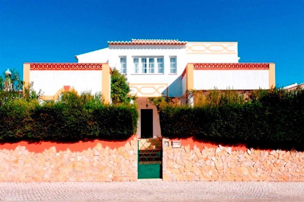 Flow House - Surf Kite Surf School Bed & Breakfast 3*
