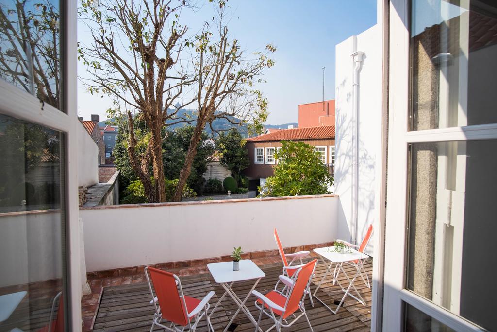 Guest house Dona Emilia Guest House & Studio Apartment Building