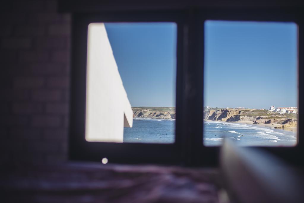 Balili Surf House 2*
