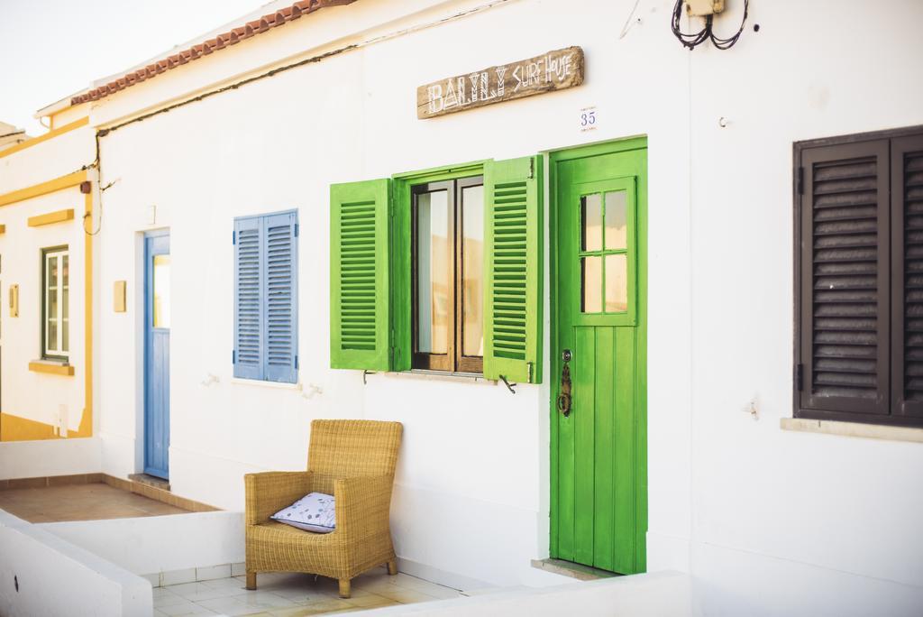 Guest house Balili Surf House Baleal