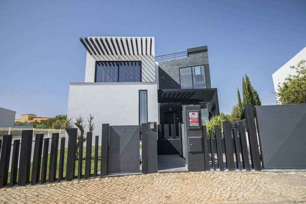 Paris Villa *