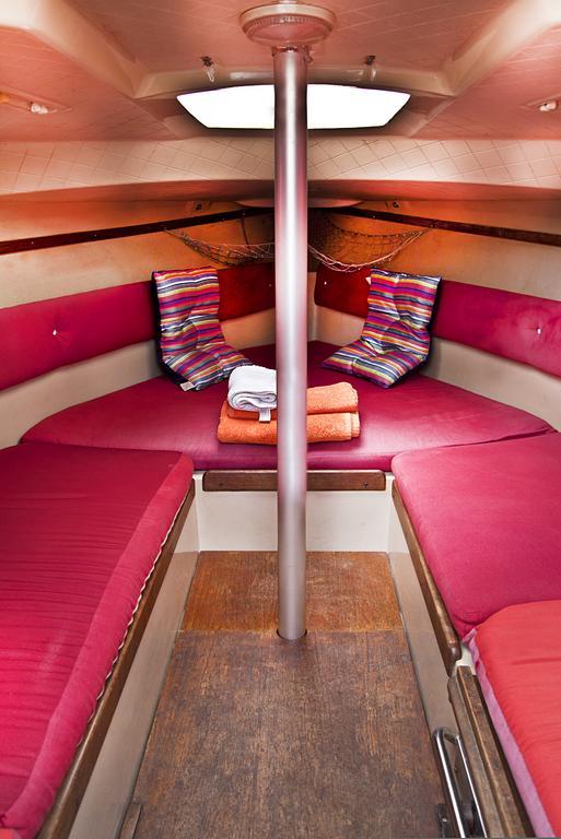 Vrs - Low Cost Beach Boat Botel