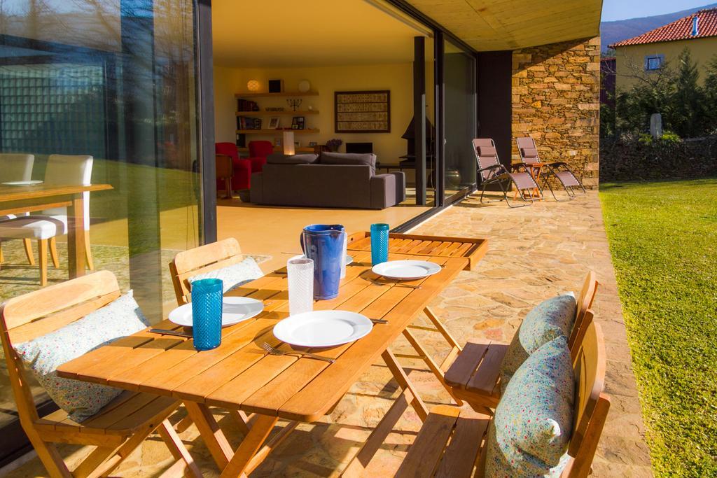 Holiday home Liiiving In | Lawny Pool House Caminha
