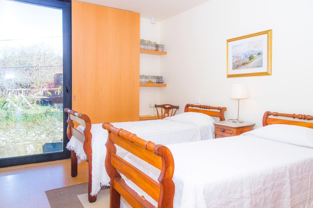 Liiiving In | Lawny Pool House Holiday home Caminha