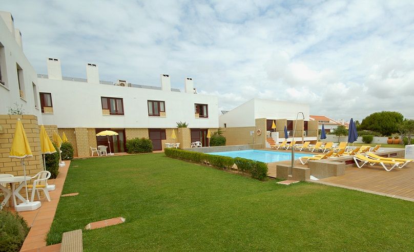 Hotel Apartamento Porto Covo 3*