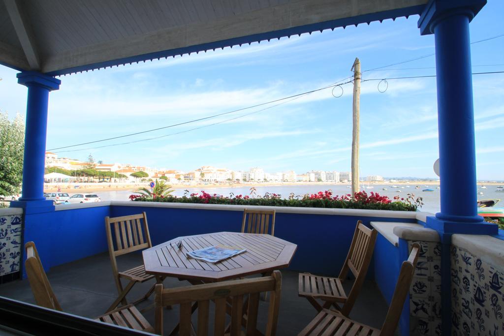 Casa Do Cais De Sao Martinho Do Porto Holiday home *