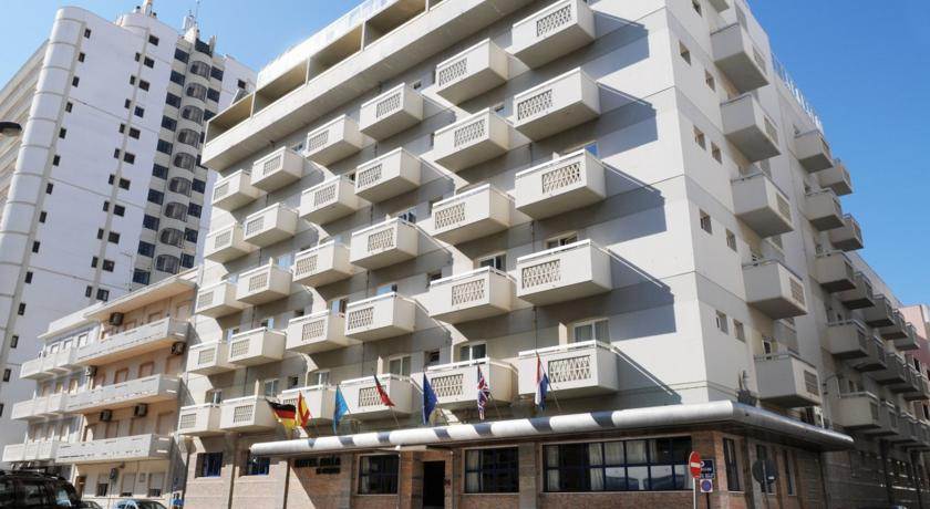 Hotel Baia De 3*