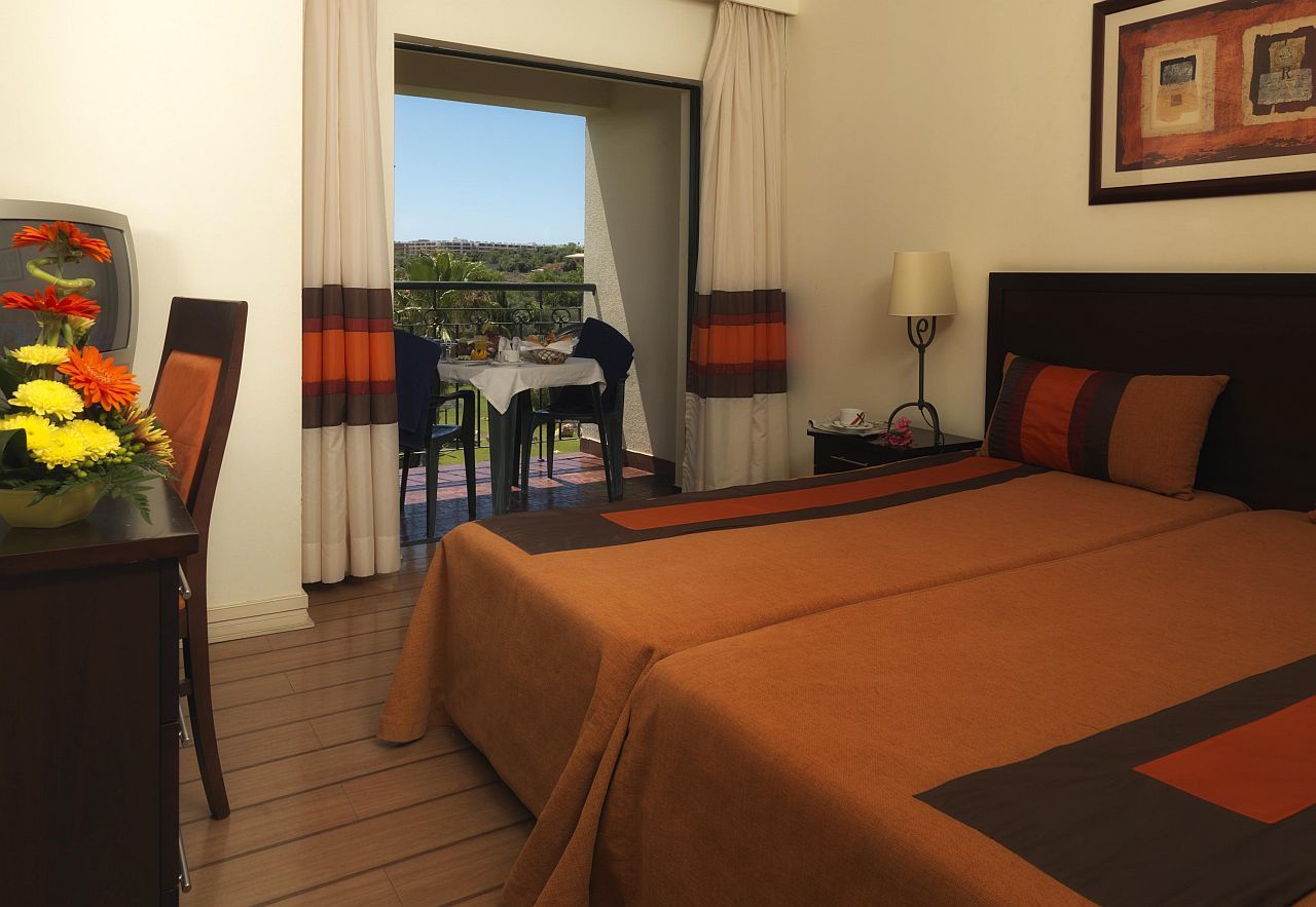 Hotel Yellow Garden