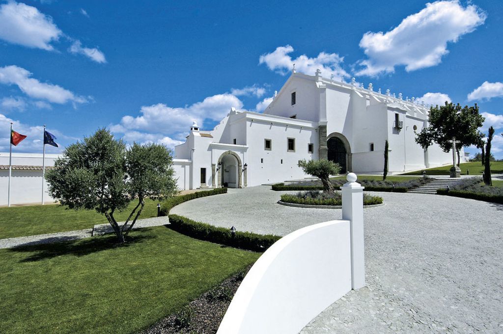 Convento Do Espinheiro, Historic & Evora