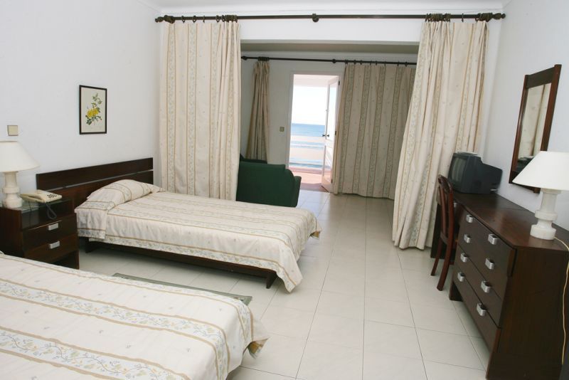 Barracuda Apartahotel 3*