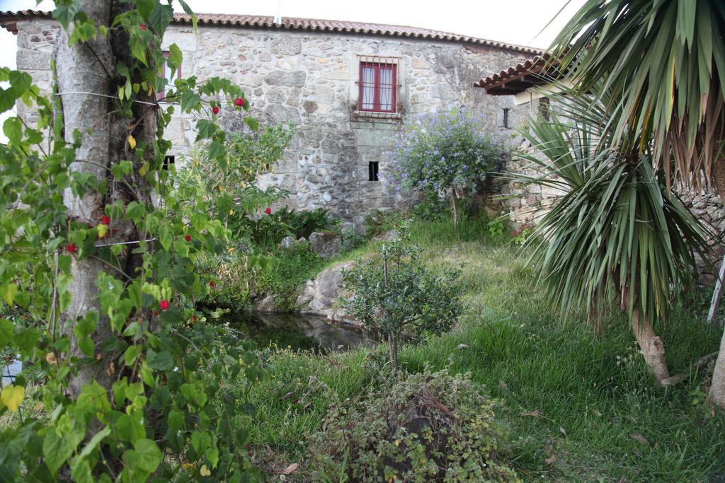 Quinta Pedras De Baixo Bed & Breakfast Longos