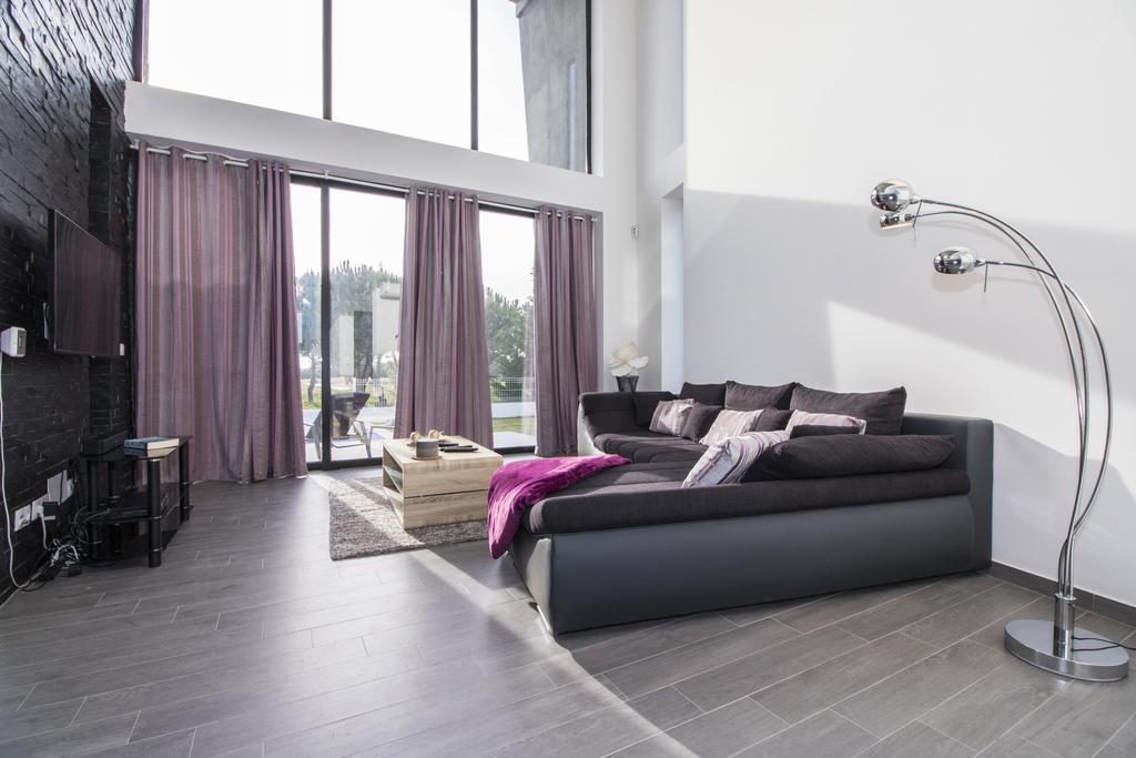Paris Villa