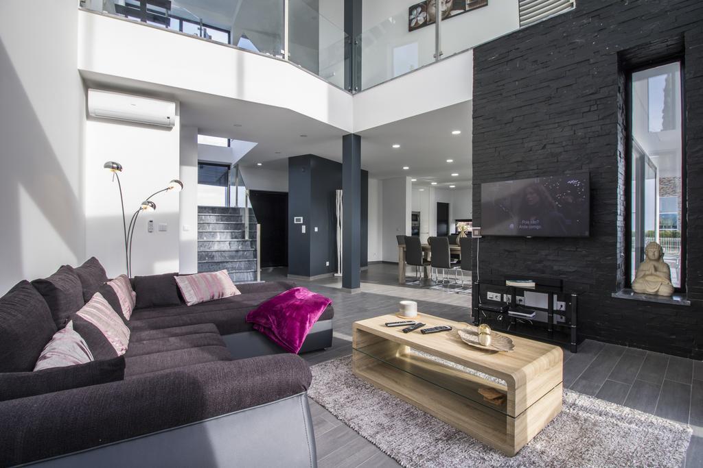 Paris Villa