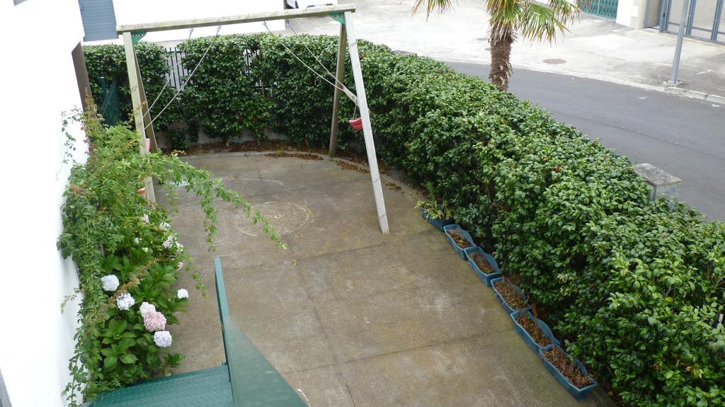 Bed & Breakfast Azores Holidays House -b&b - - Self Check-in Keyboard *