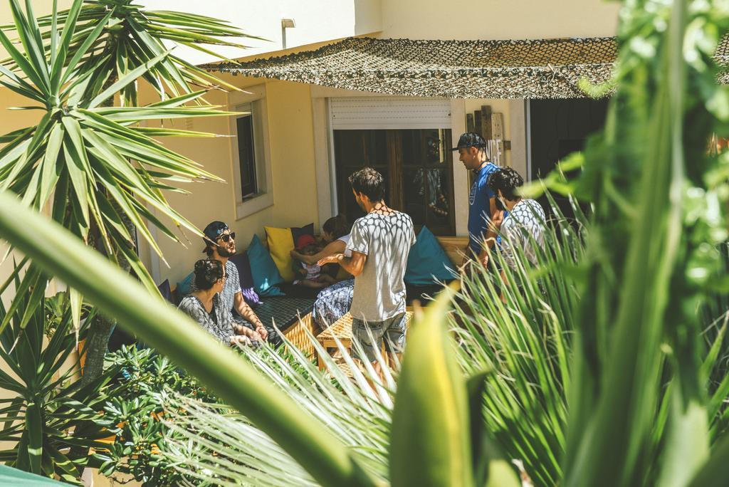 Cliff Surf House Hostel *