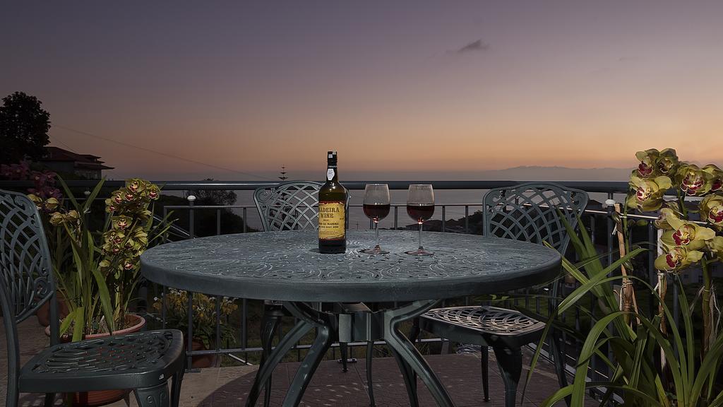 Paradise House Calheta