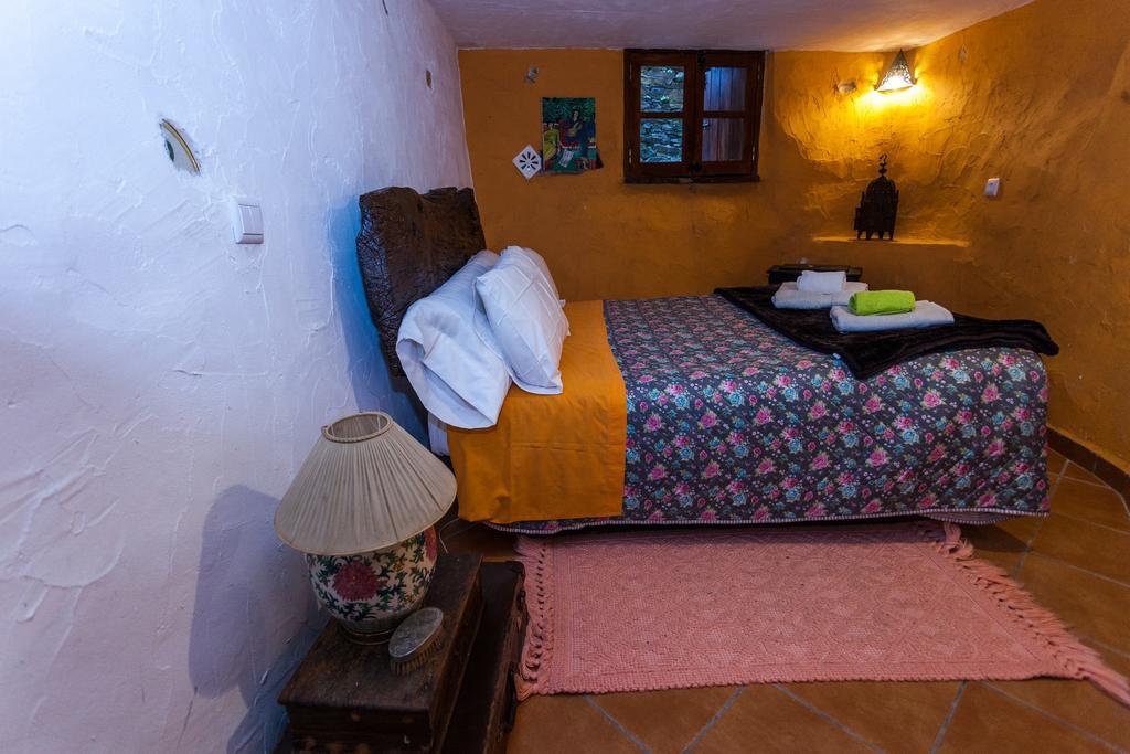 Holiday home Talasnal Montanhas De Lousa (Central Portugal)