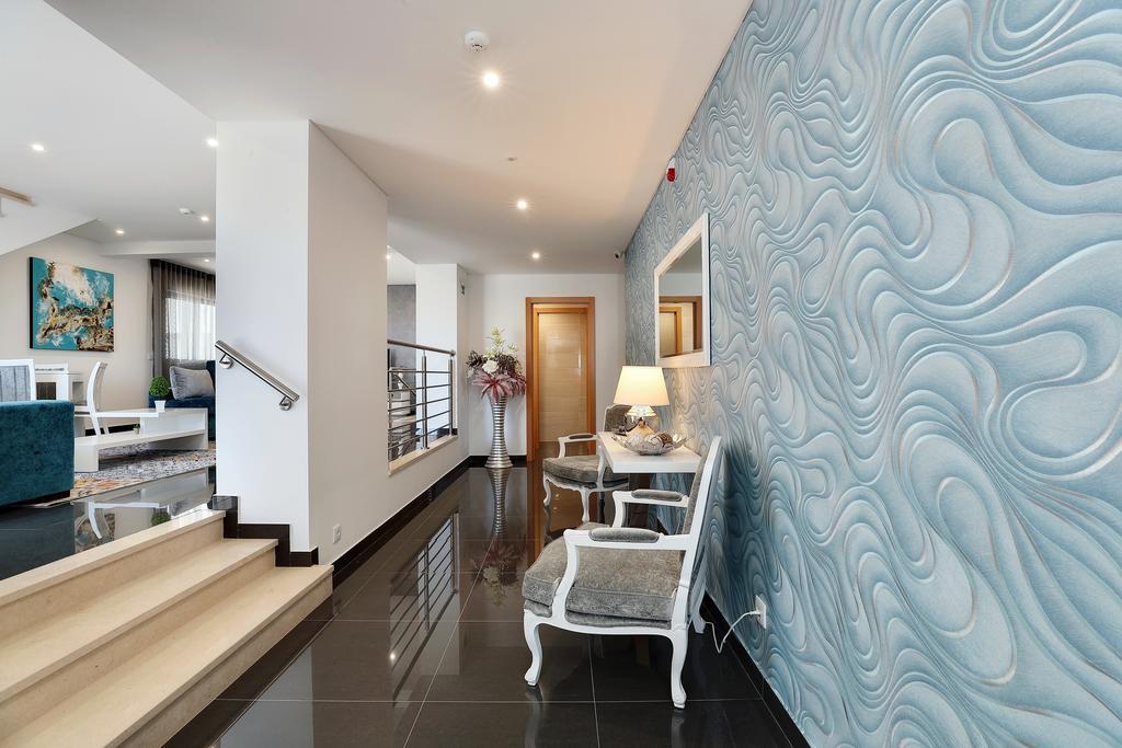 Sunfield - Only Adults 2*