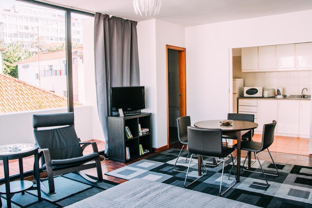 Arts In Pina Apartment