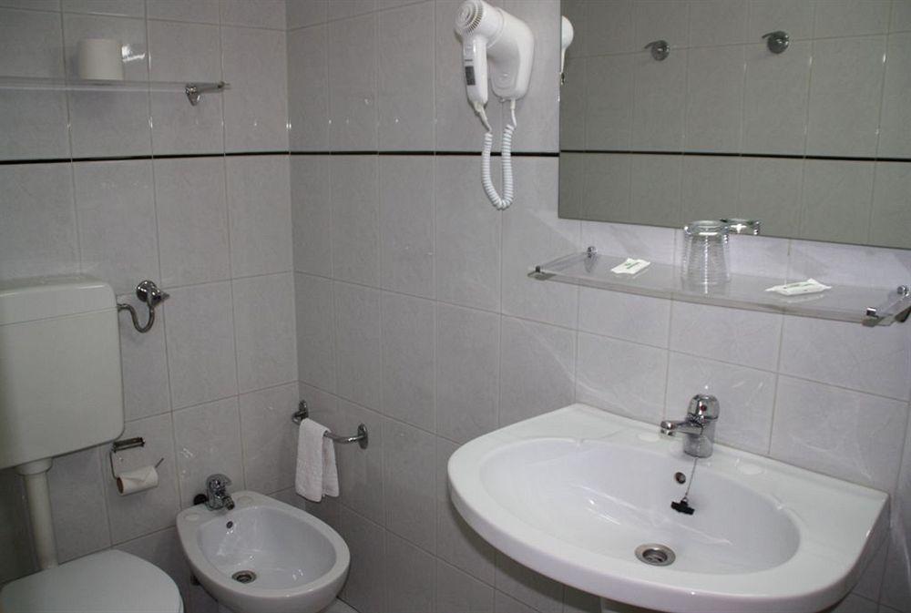 Paradouro Guest house 2*