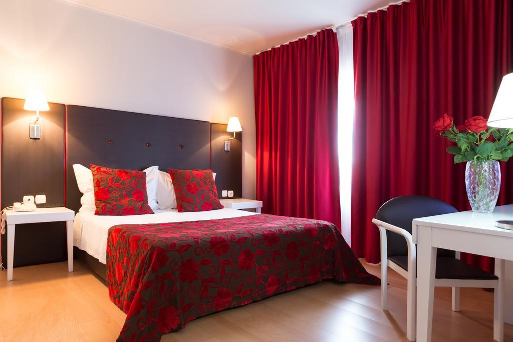 Hotel De Plaza &