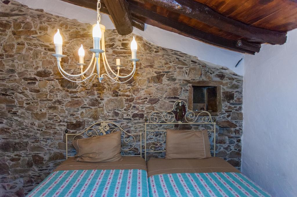 Talasnal Montanhas De Holiday home Lousa (Central Portugal)