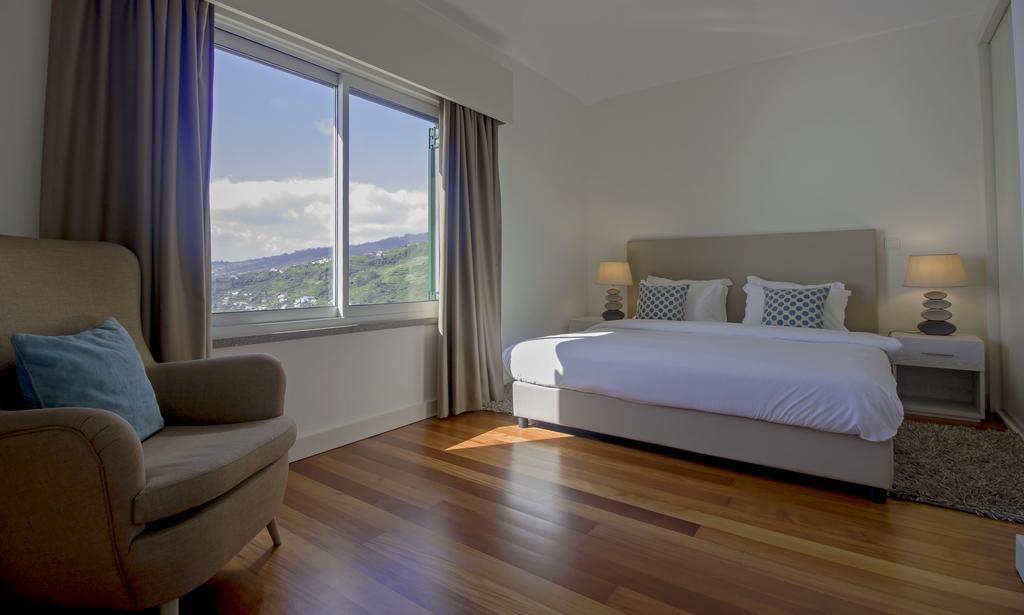 Hill - Savoy Signature