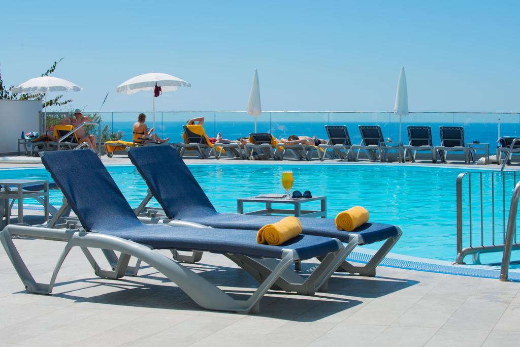 Duas Torres Aparthotel 4*