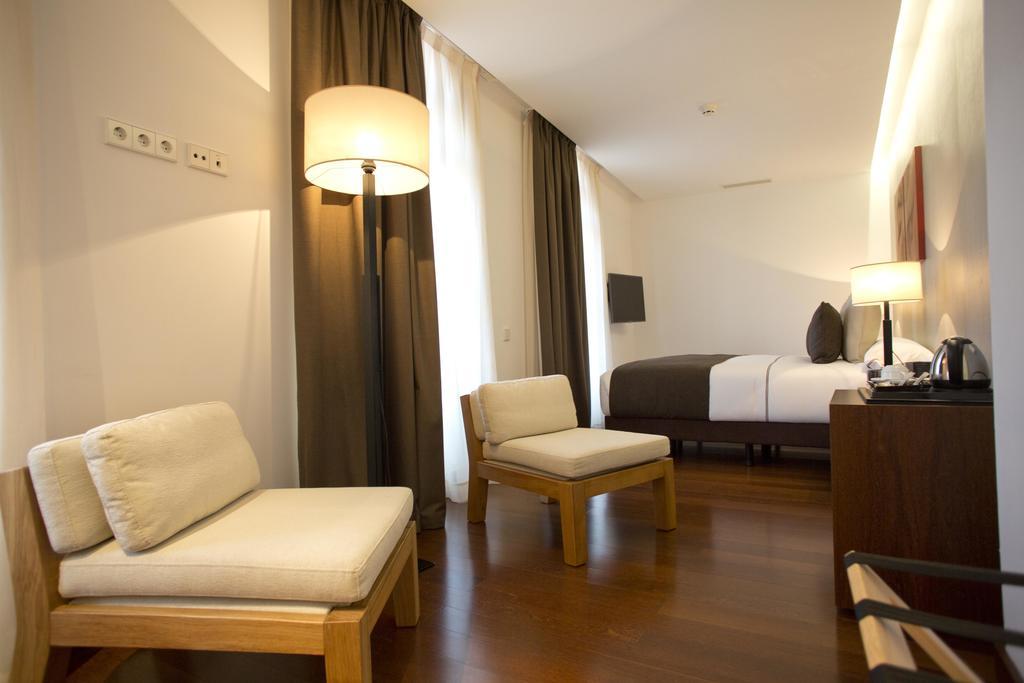 Carris Ribeira 4* Porto