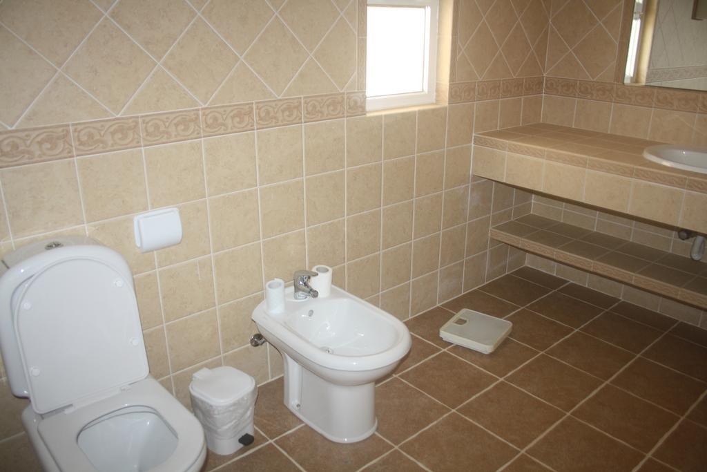 Rustic Villa Guesthouse * Santa Barbara de Nexe