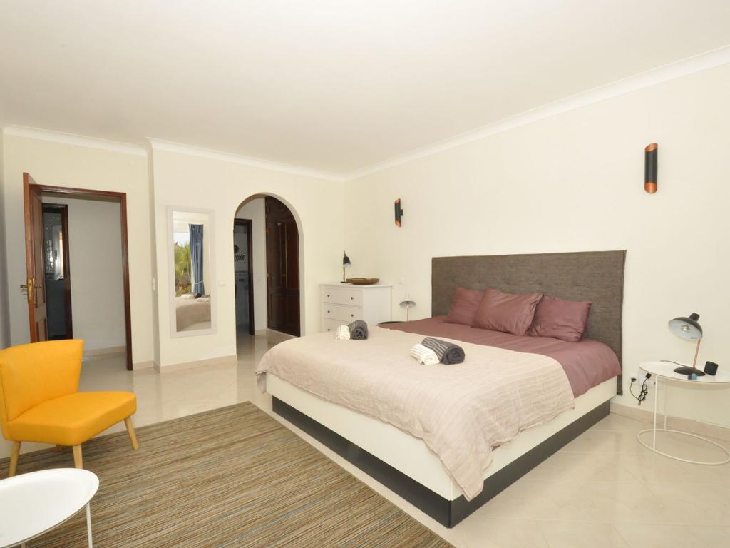 With Views Like The Pool Sea Meia Holiday home *