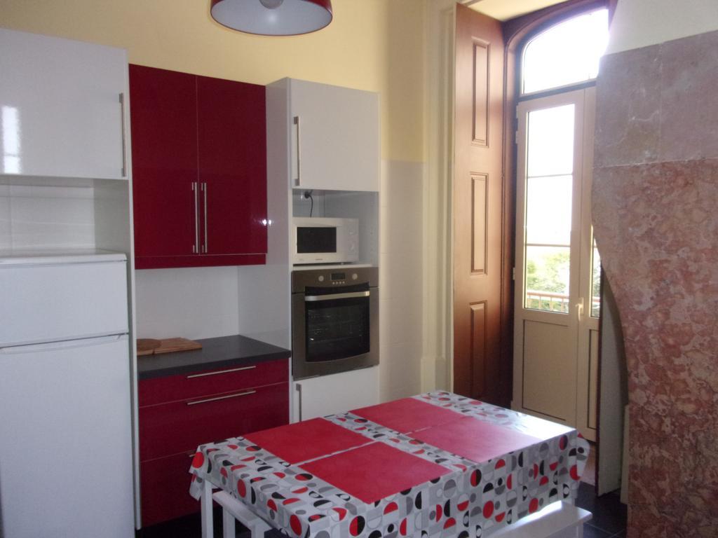 Hostel 402