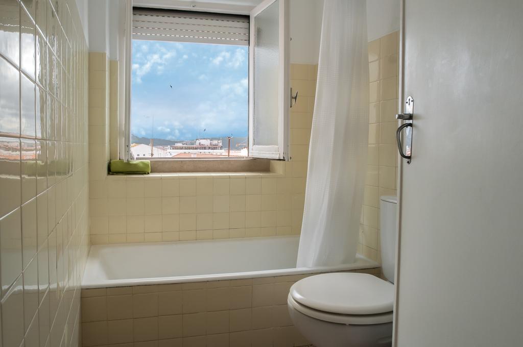 - & Dorms Hostel Nazare